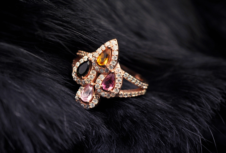 凤羽翩跹，碧玺生辉 力臻珠宝天然碧玺吊坠引领2013春夏时尚