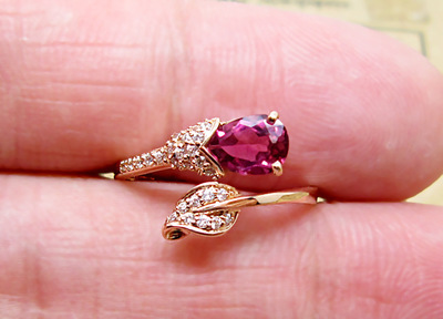 18K玫瑰金镶嵌天然碧玺戒指 5*7优质玫红女戒，K金珠宝首饰批发新焦点